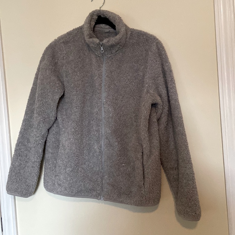 UNIQLO size M sherpa zip up sweater